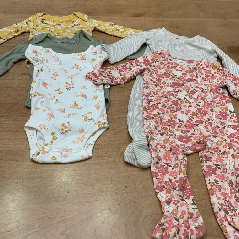 5 Items for Infant Girl - 3 to 6 months